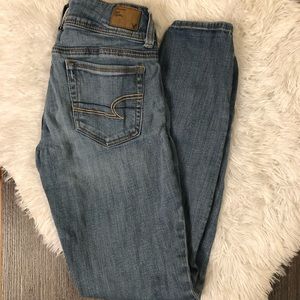 American Eagle Skinny Jeans Light Distressing Sz 2